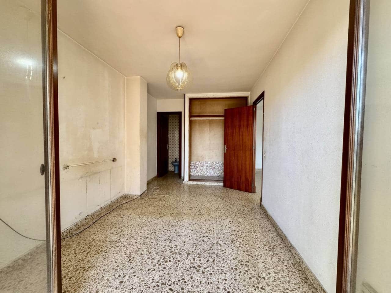 4 bedroom Flat for sale in Palma de Mallorca - € 520,000 (Ref: 10165969)