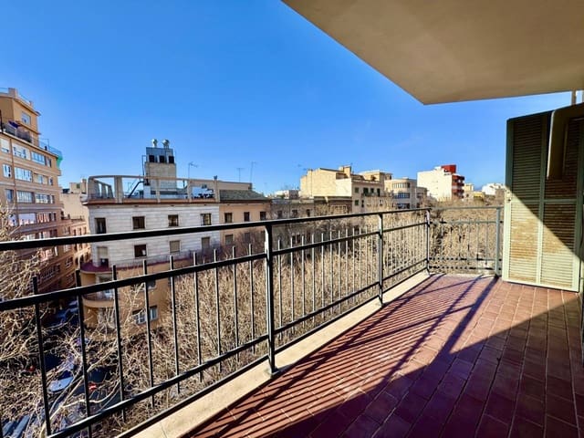 4 bedroom Flat for sale in Palma de Mallorca - € 520,000 (Ref: 10165969)