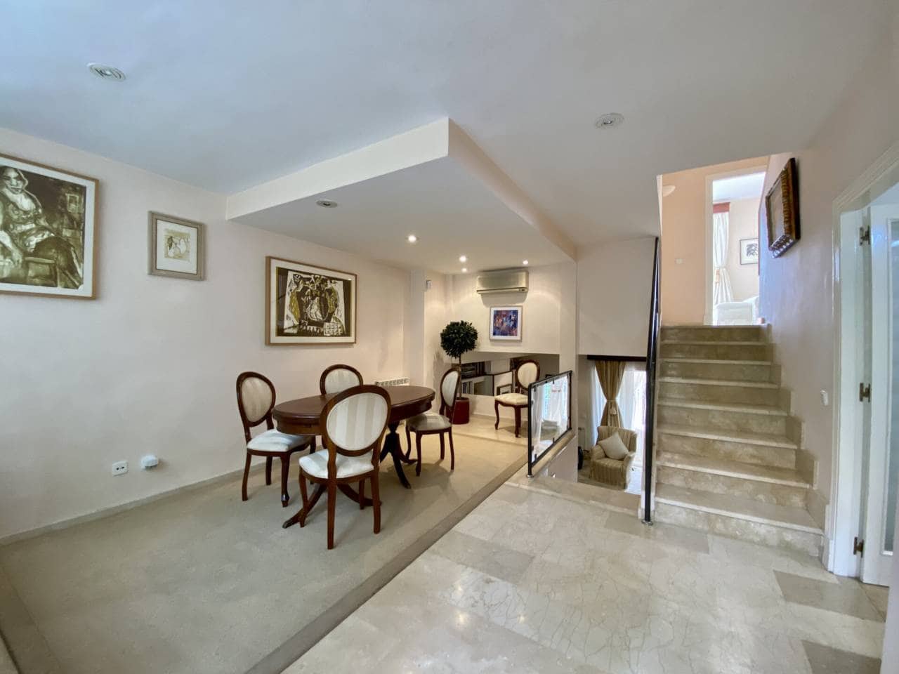 3 quarto Casa em Banda para arrendar em Calvia com piscina garagem - 2 950 € (Ref: 8315801)