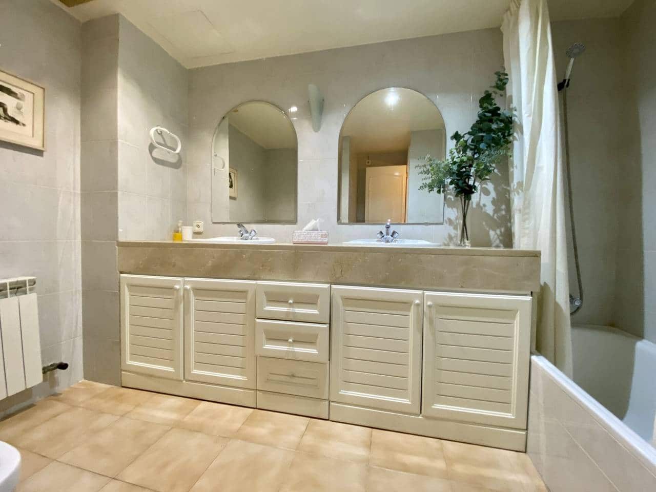 3 quarto Casa em Banda para arrendar em Calvia com piscina garagem - 2 950 € (Ref: 8315801)