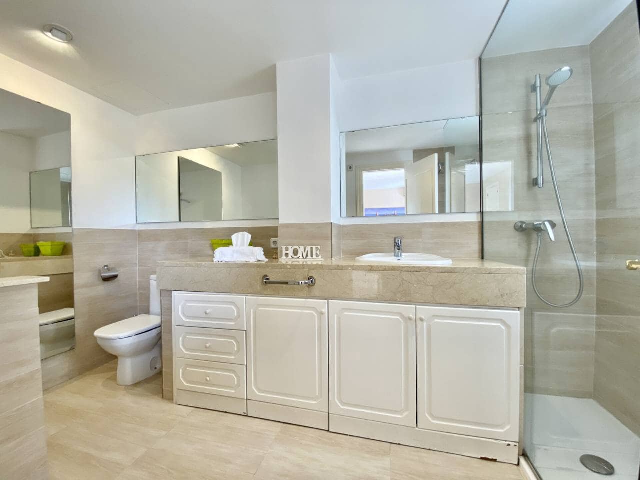 3 quarto Casa em Banda para arrendar em Calvia com piscina garagem - 2 950 € (Ref: 8315801)