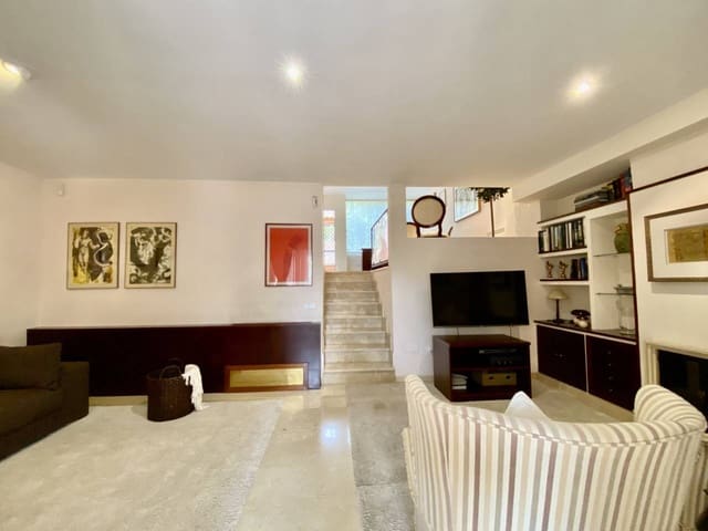 3 quarto Casa em Banda para arrendar em Calvià com piscina garagem - 2 950 € (Ref: 8315801)