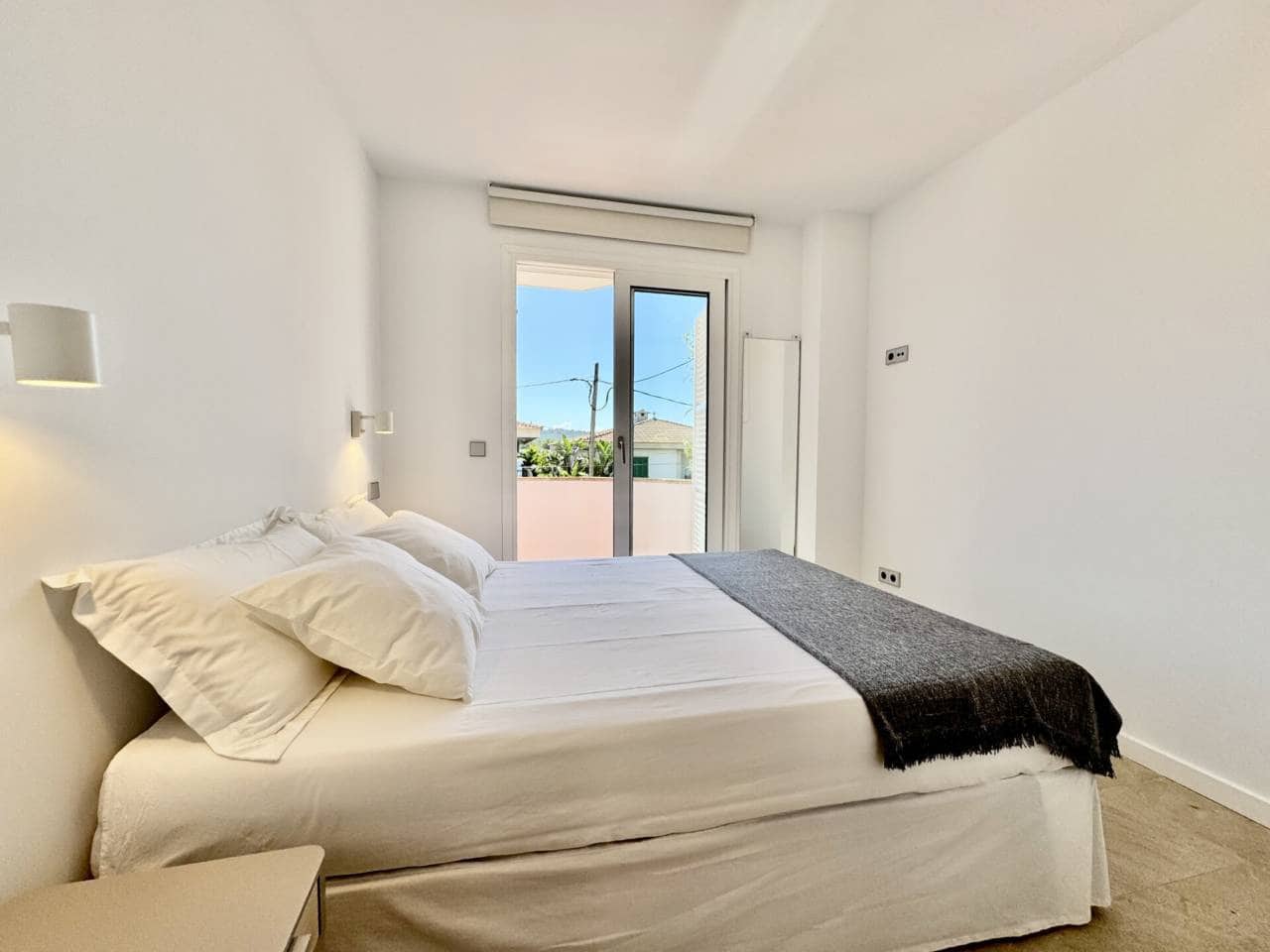 2 soveværelse Lejlighed til leje i Alcudia - € 3.000 (Ref: 8434856)