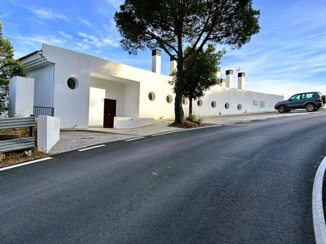 Kommersiell til salgs i Ojen - € 1 300 000 (Ref: 8626325)