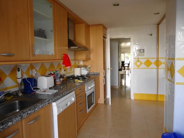 2 soverom Leilighet til salgs i Nueva Alcántara, Marbella med svømmebasseng garasje - € 700 000 (Ref: 8664854)