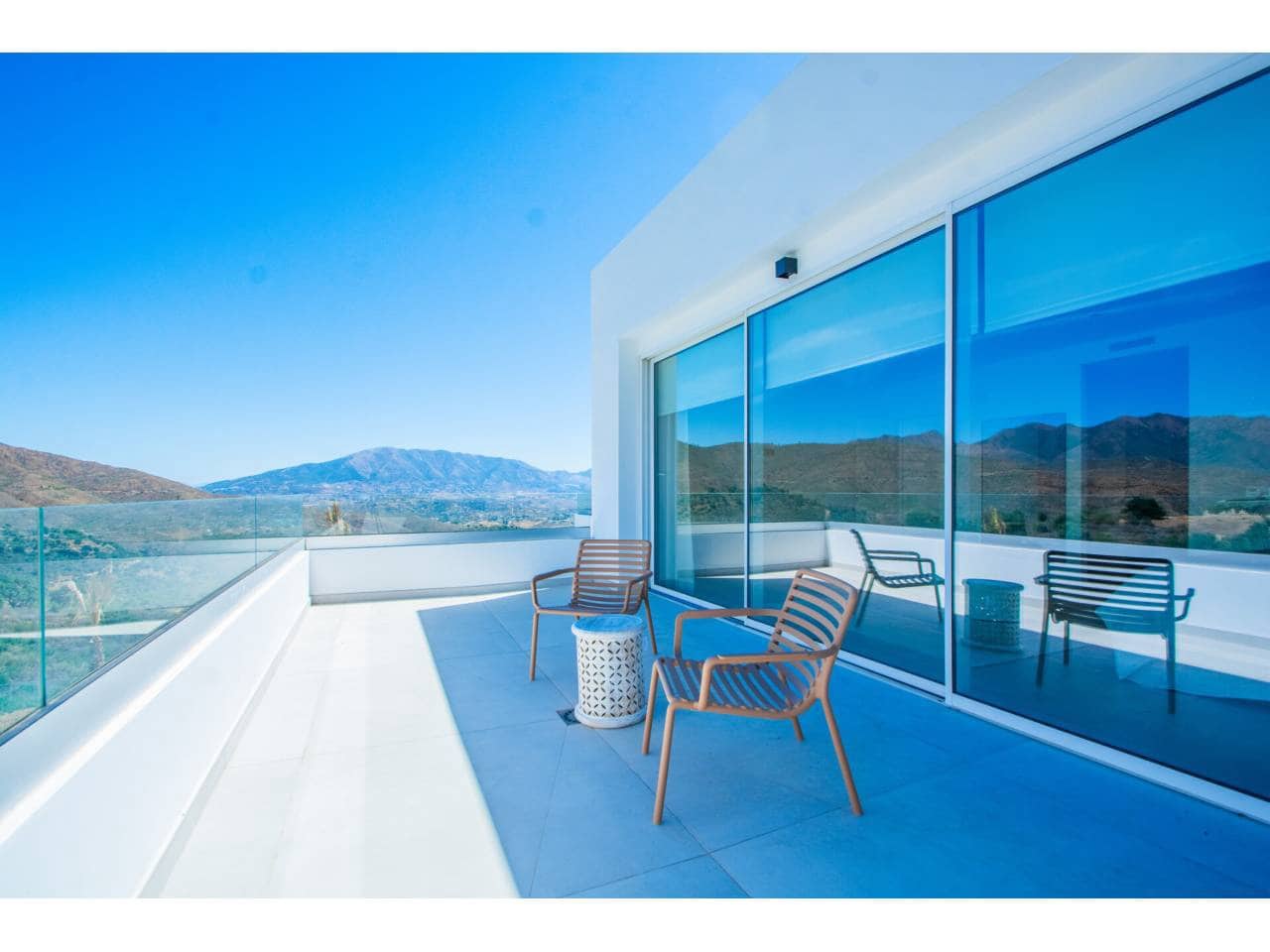 3 sypialnia Willa na sprzedaż w Elviria z basenem garażem - 1 600 000 € (Ref: 9019774)