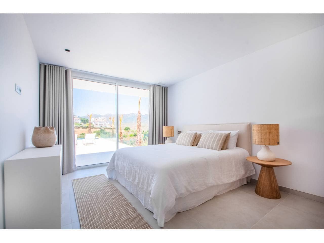 3 sypialnia Willa na sprzedaż w Elviria z basenem garażem - 1 600 000 € (Ref: 9019774)