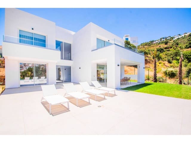 3 sypialnia Willa na sprzedaż w Elviria, Marbella z basenem garażem - 1 600 000 € (Ref: 9019774)