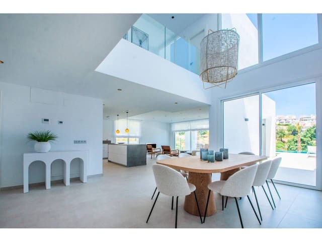 3 sypialnia Willa na sprzedaż w Elviria, Marbella z basenem garażem - 1 600 000 € (Ref: 9019774)