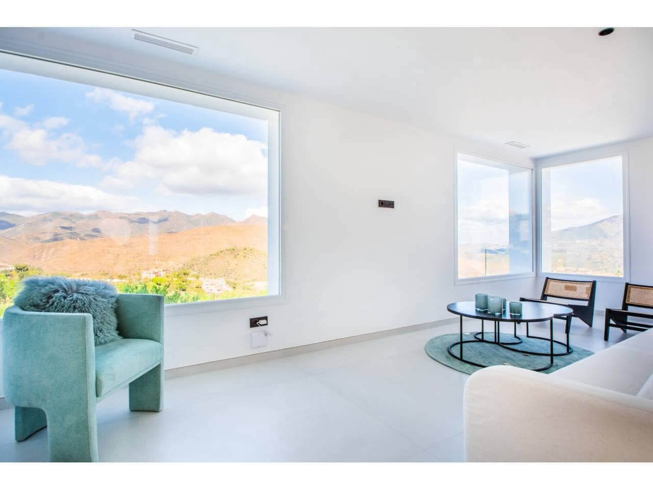 4 soveværelse Villa til salg i Elviria med swimmingpool garage - € 2.195.000 (Ref: 9019777)