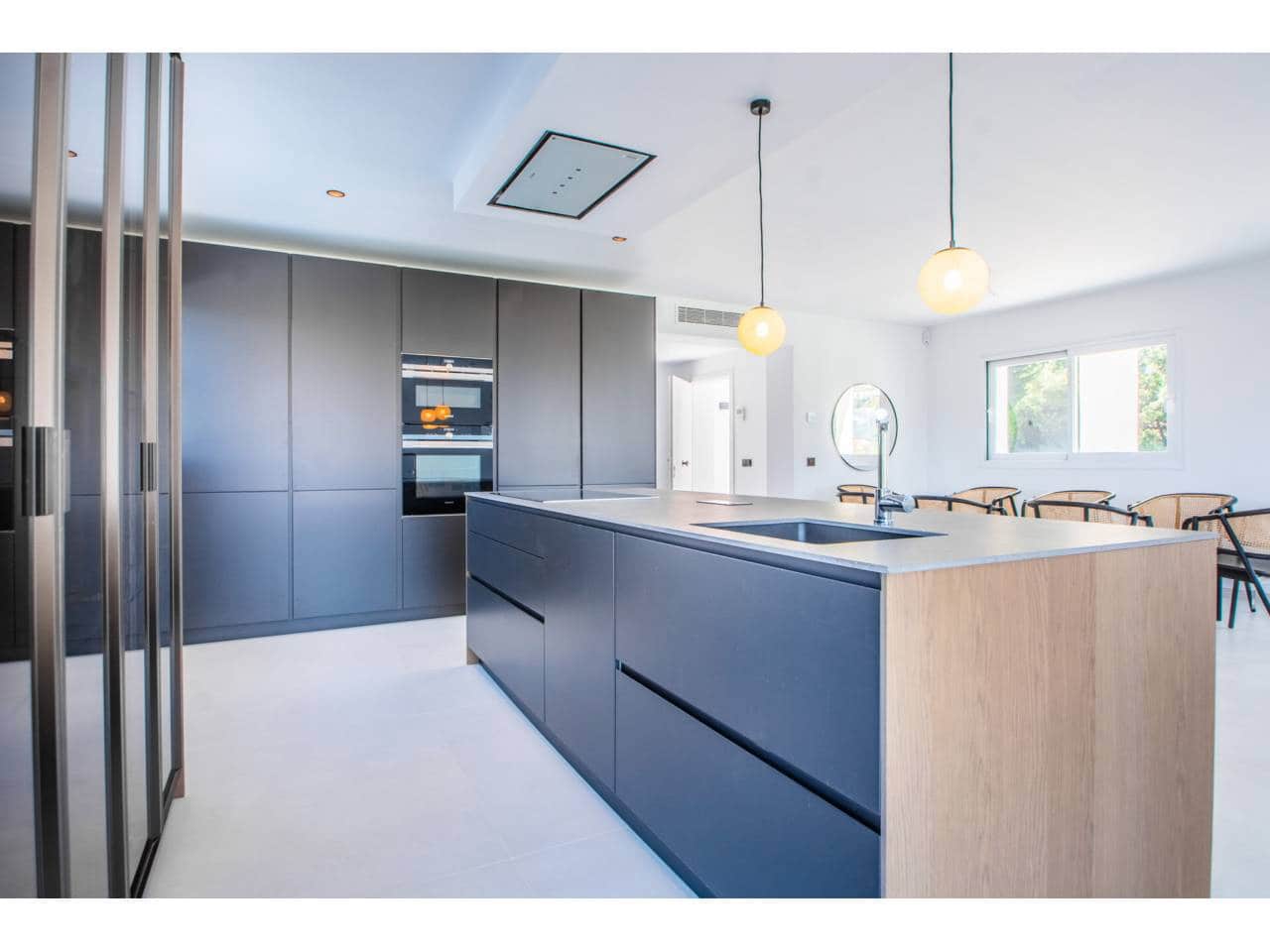 4 soveværelse Villa til salg i Elviria med swimmingpool garage - € 2.195.000 (Ref: 9019777)