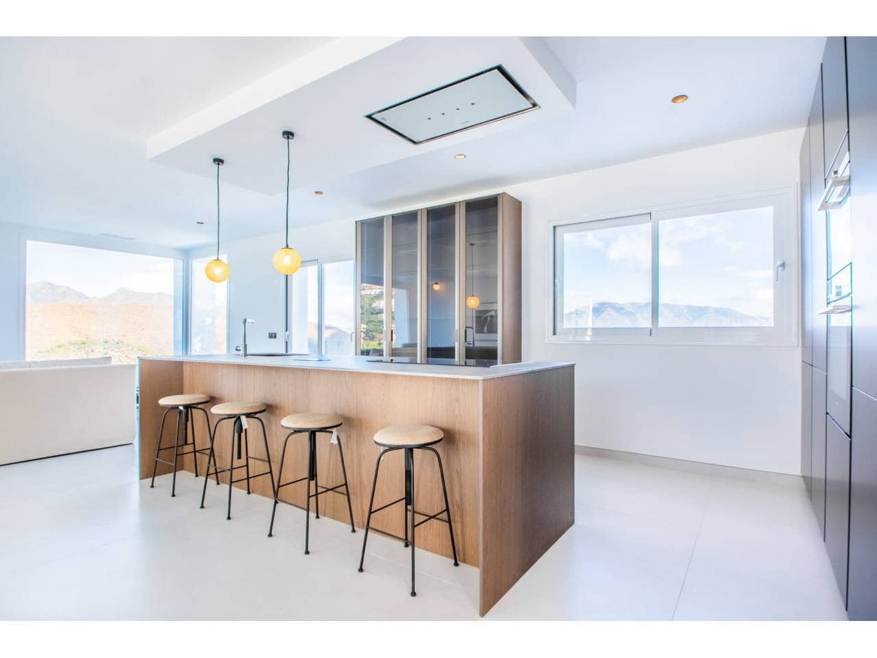 4 soveværelse Villa til salg i Elviria med swimmingpool garage - € 2.195.000 (Ref: 9019777)