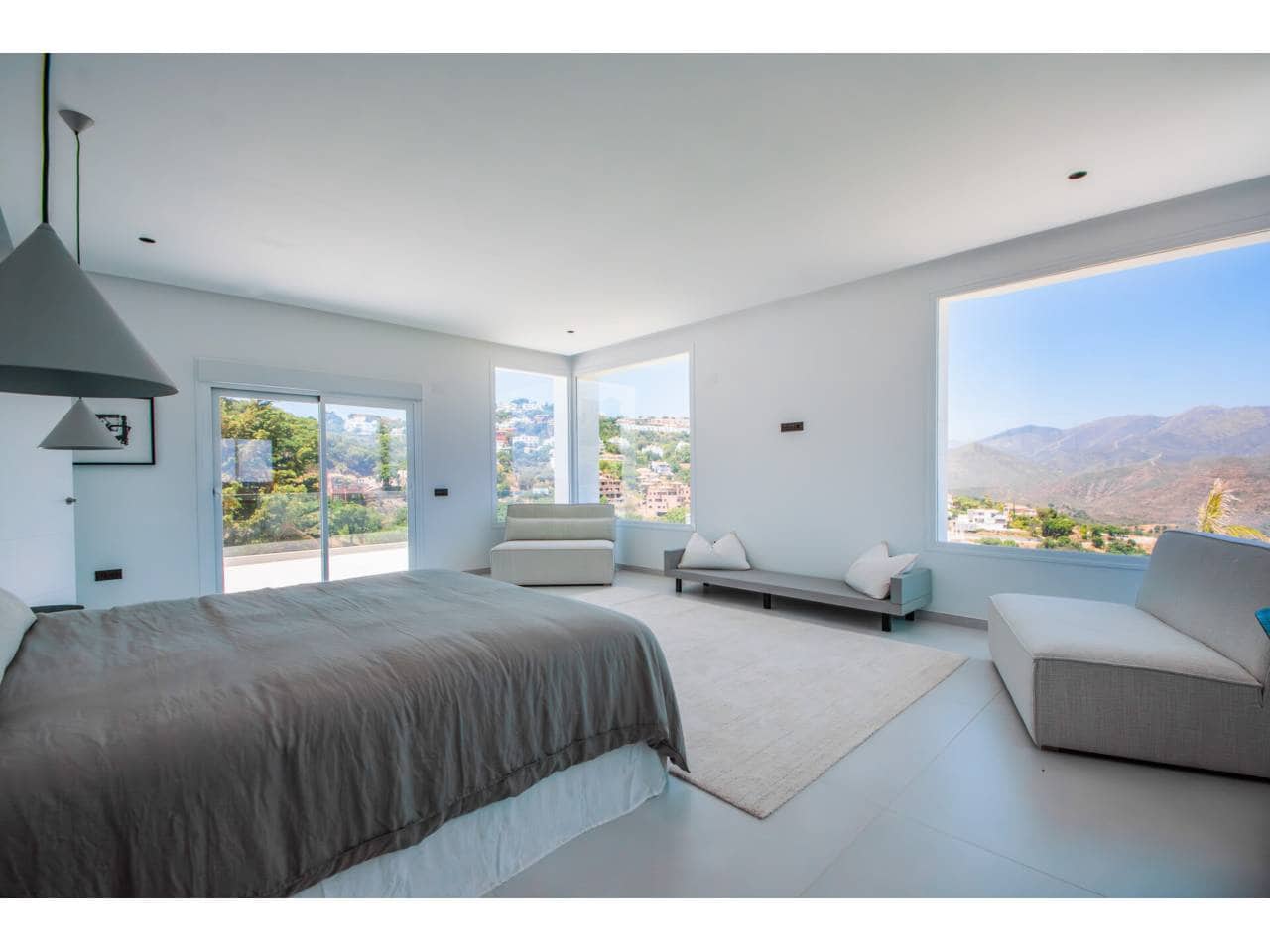 4 soveværelse Villa til salg i Elviria med swimmingpool garage - € 2.195.000 (Ref: 9019777)