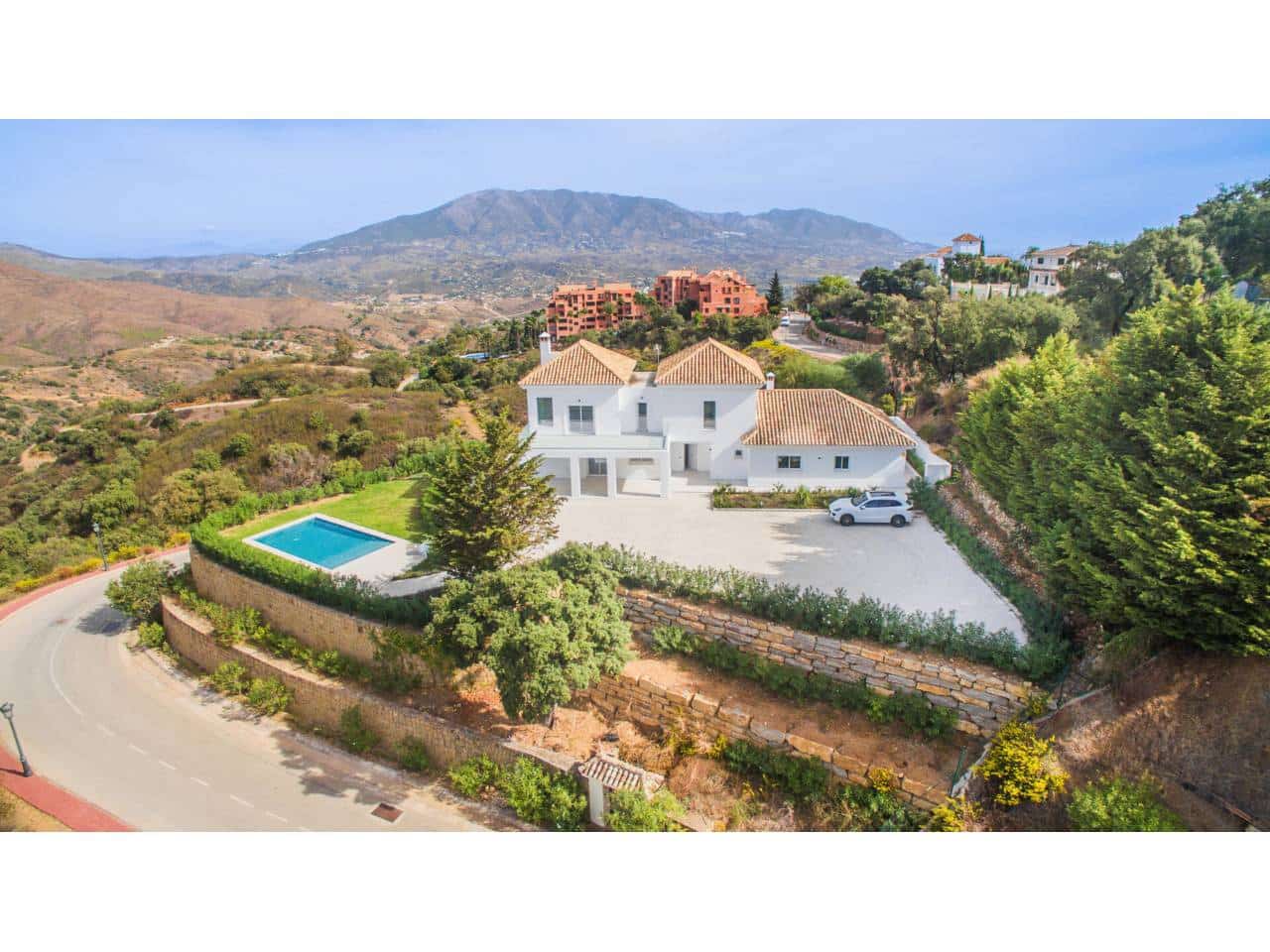 4 soveværelse Villa til salg i Elviria med swimmingpool garage - € 2.195.000 (Ref: 9019777)