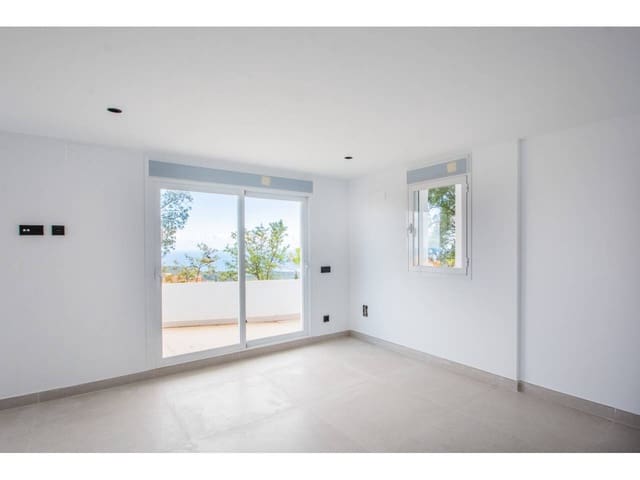 Apartamento de 3 habitaciones en Elviria, Marbella en venta con piscina garaje - 950.000 € (Ref: 9029249)