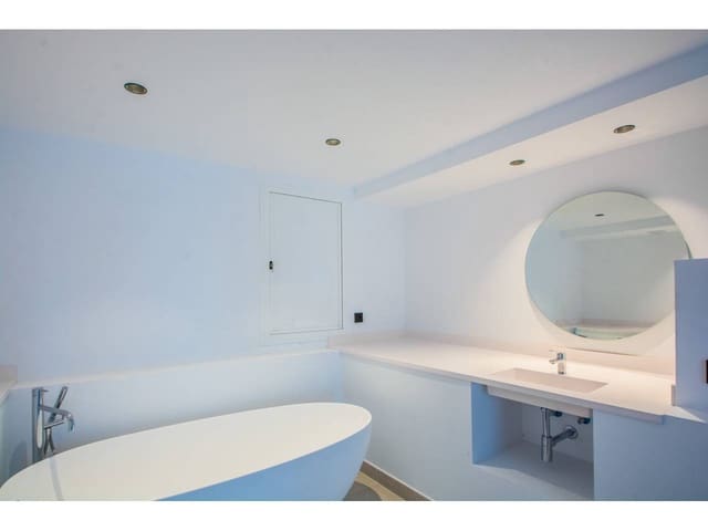 Apartamento de 3 habitaciones en Elviria, Marbella en venta con piscina garaje - 950.000 € (Ref: 9029249)