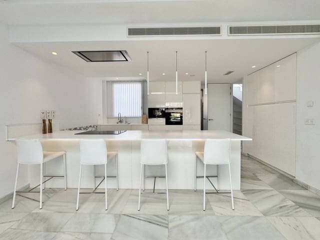 4 makuuhuone Kattohuoneisto vuokrattavana paikassa Palma de Mallorca mukana uima-altaan 
autotalli - 6 500 € (Ref: 9104499)
