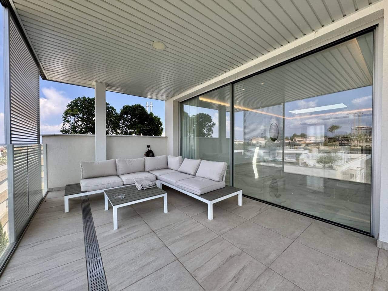 4 makuuhuone Kattohuoneisto vuokrattavana paikassa Palma de Mallorca mukana uima-altaan 
autotalli - 6 500 € (Ref: 9104499)