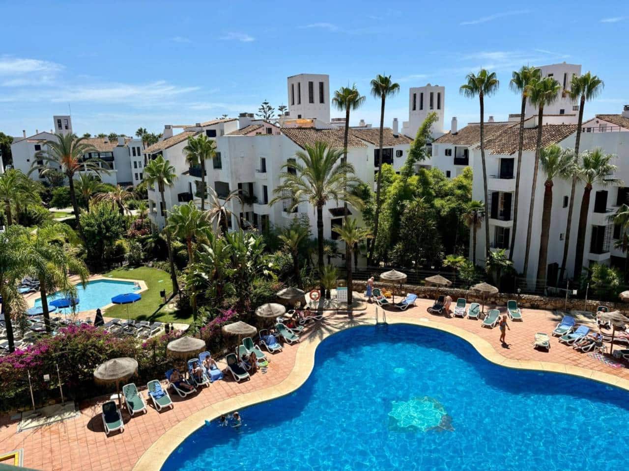 2 soveværelse Lejlighed til salg i Elviria med swimmingpool garage - € 30.000 (Ref: 9265686)