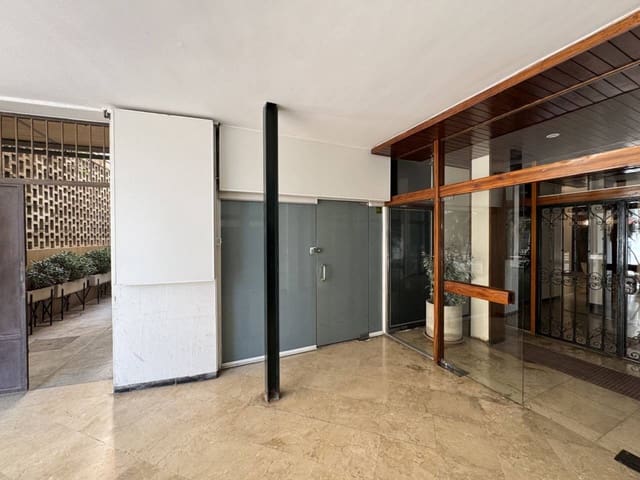 Erhverv til salg i Palma de Mallorca - € 235.000 (Ref: 9284868)