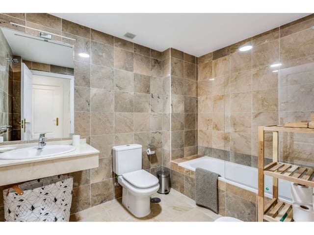 Appartement de 2 chambres à louer à Elviria, Marbella avec piscine garage - 1 550 € (Ref: 9294222)