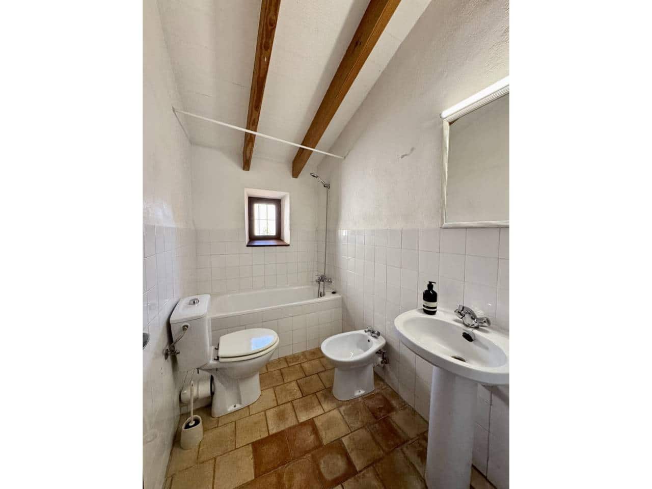 2 sovrum Hus att hyra i Alaro - 2 000 € (Ref: 9378822)