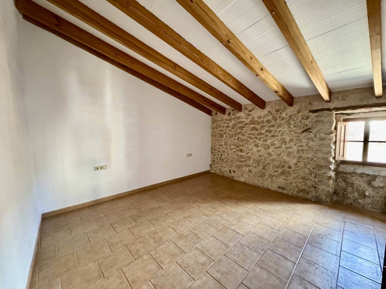 2 sovrum Hus att hyra i Alaro - 2 000 € (Ref: 9378822)