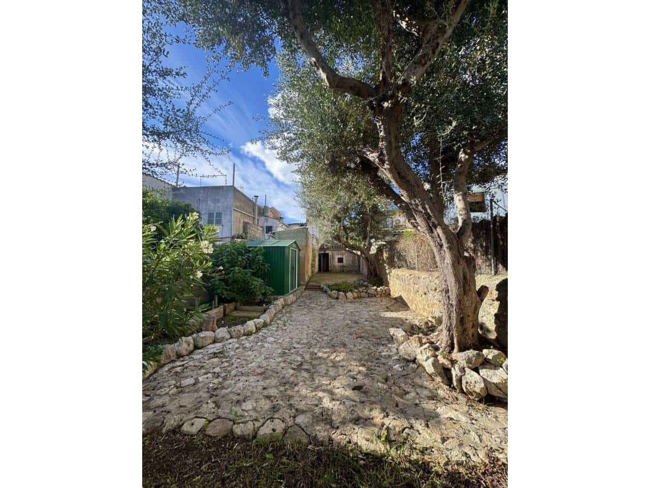 2 sovrum Hus att hyra i Alaro - 2 000 € (Ref: 9378822)