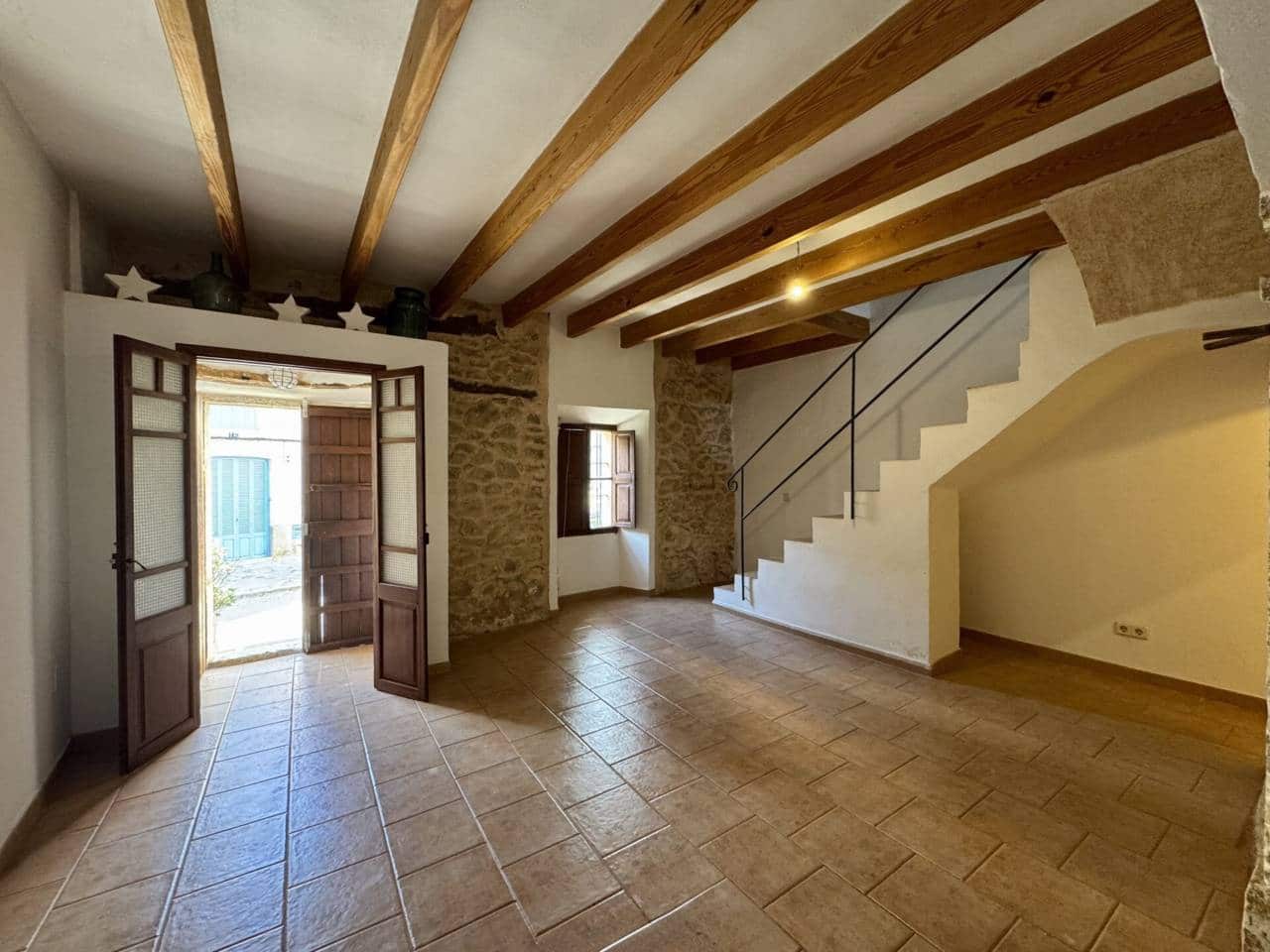 2 sovrum Hus att hyra i Alaro - 2 000 € (Ref: 9378822)