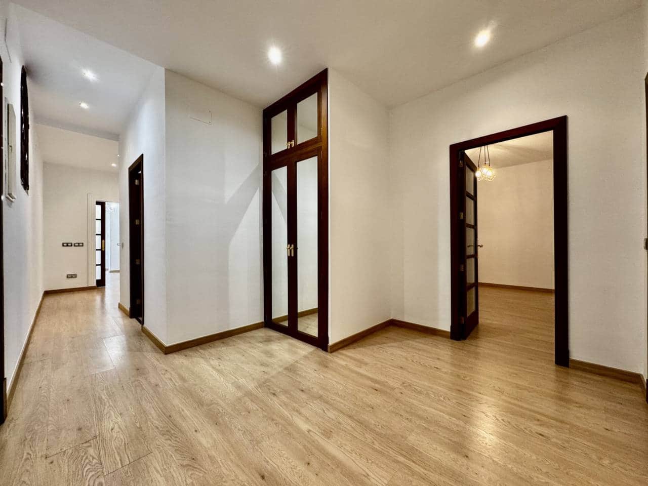 3 soverom Leilighet til leie i Palma de Mallorca - € 1 875 (Ref: 9430751)