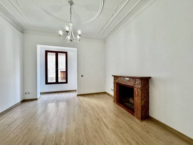 3 bedroom Flat for rent in Plaça dels Patins, Palma de Mallorca - € 1,875 (Ref: 9430751)