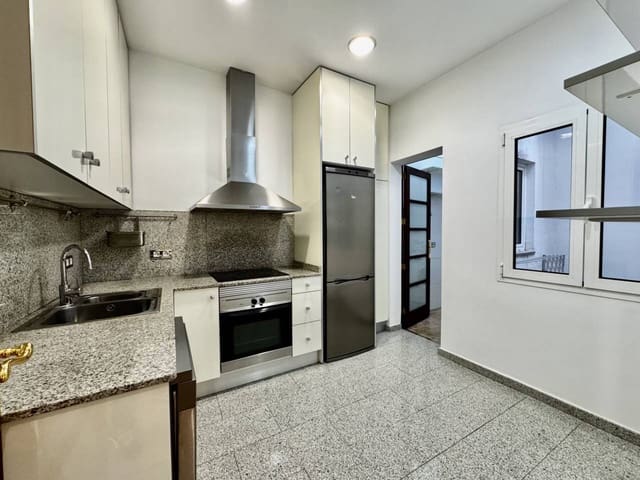 3 bedroom Flat for rent in Plaça dels Patins, Palma de Mallorca - € 1,875 (Ref: 9430751)