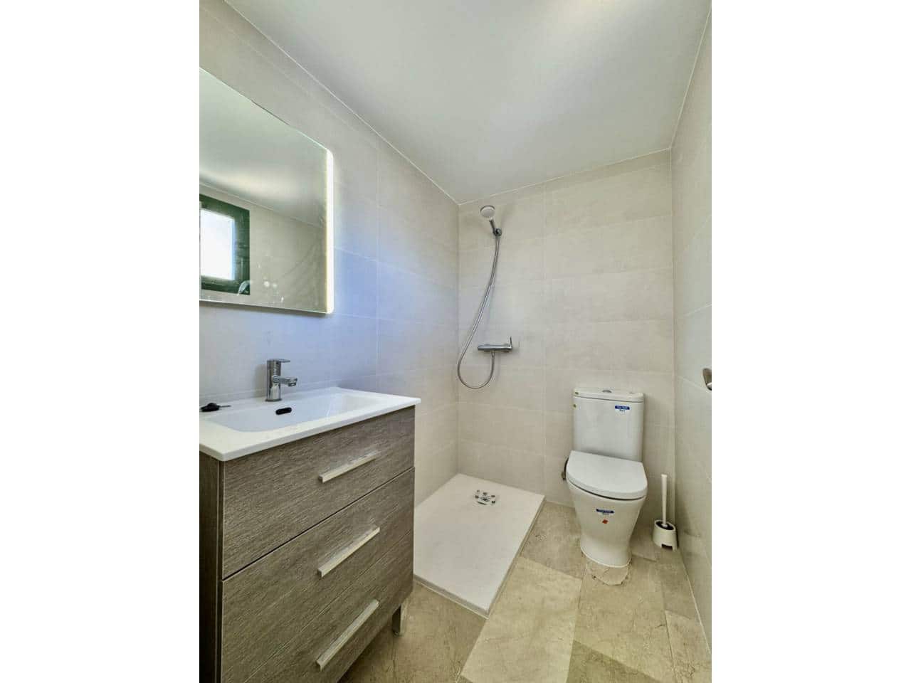 2 bedroom Flat for rent in Es Camp De Mar / El Camp De Mar with pool - € 2,200 (Ref: 9481691)