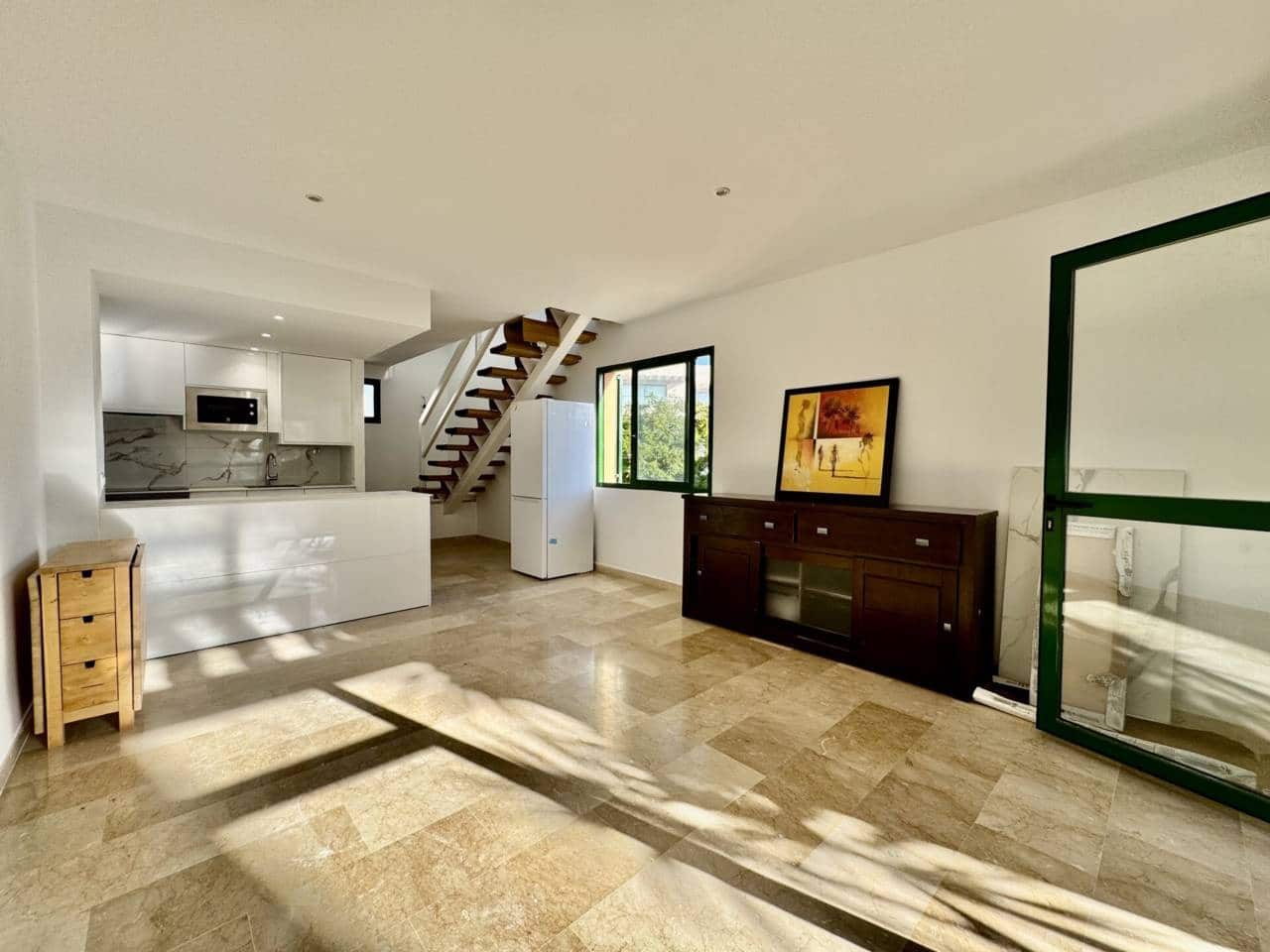 2 bedroom Flat for rent in Es Camp De Mar / El Camp De Mar with pool - € 2,200 (Ref: 9481691)