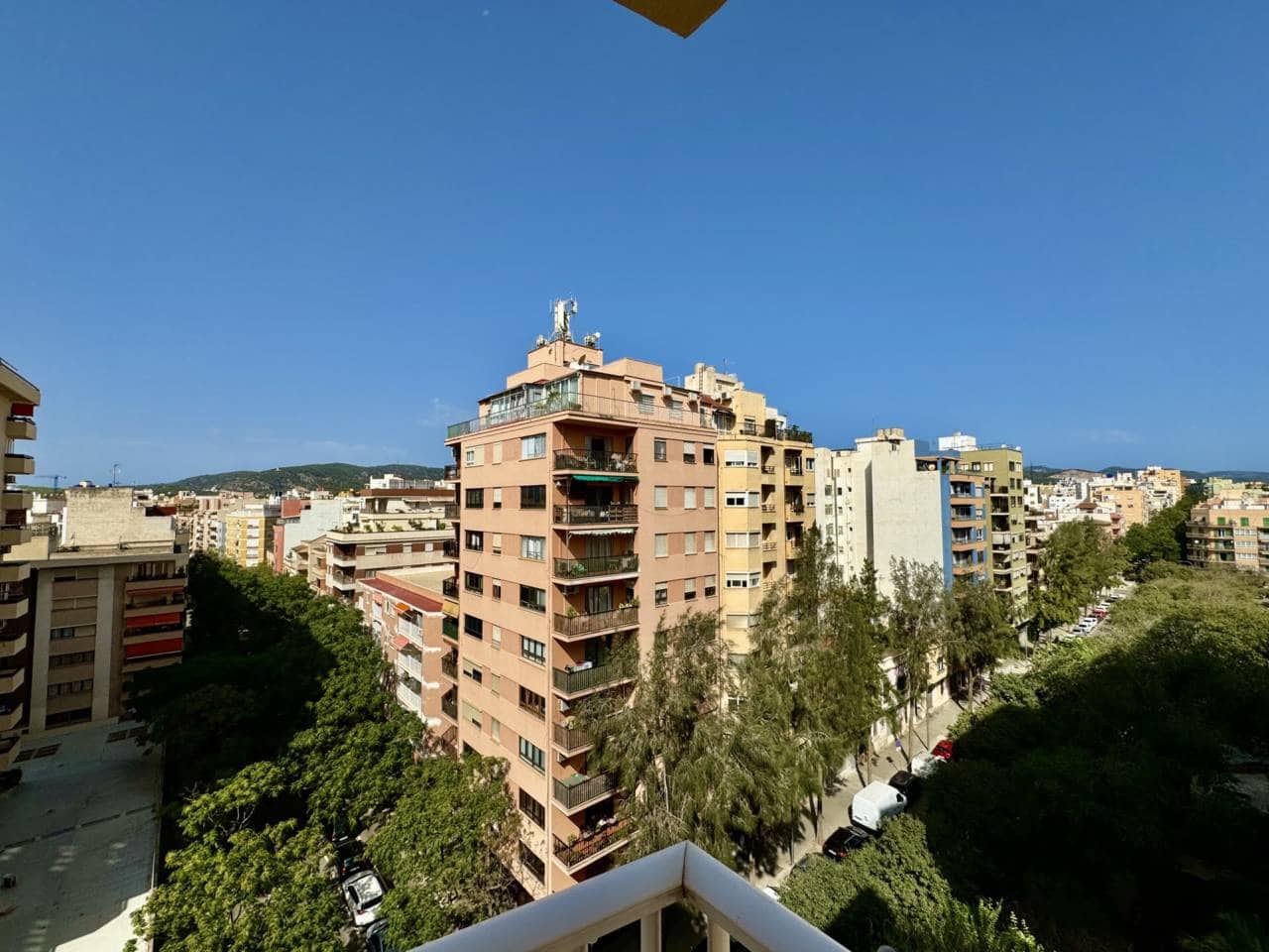 3 slaapkamer Flat te huur in Palma de Mallorca met garage - € 1.900 (Ref: 9508103)