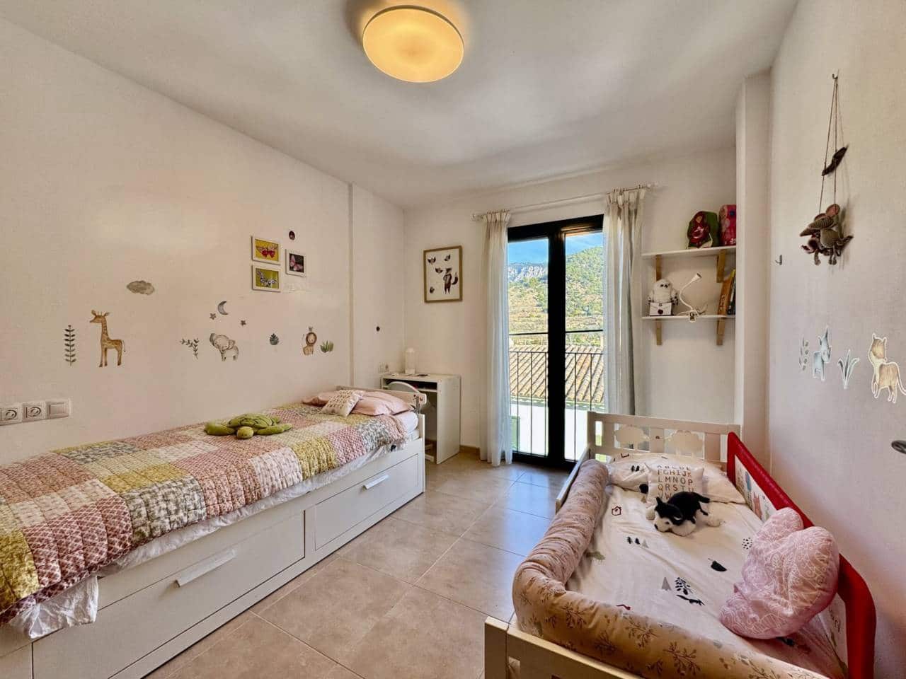 3 Zimmer Reihenhaus zu vermieten in Bunyola mit Garage - 2.000 € (Ref: 9518297)