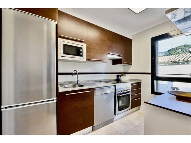 3 Zimmer Reihenhaus zu vermieten in Bunyola mit Garage - 2.000 € (Ref: 9518297)