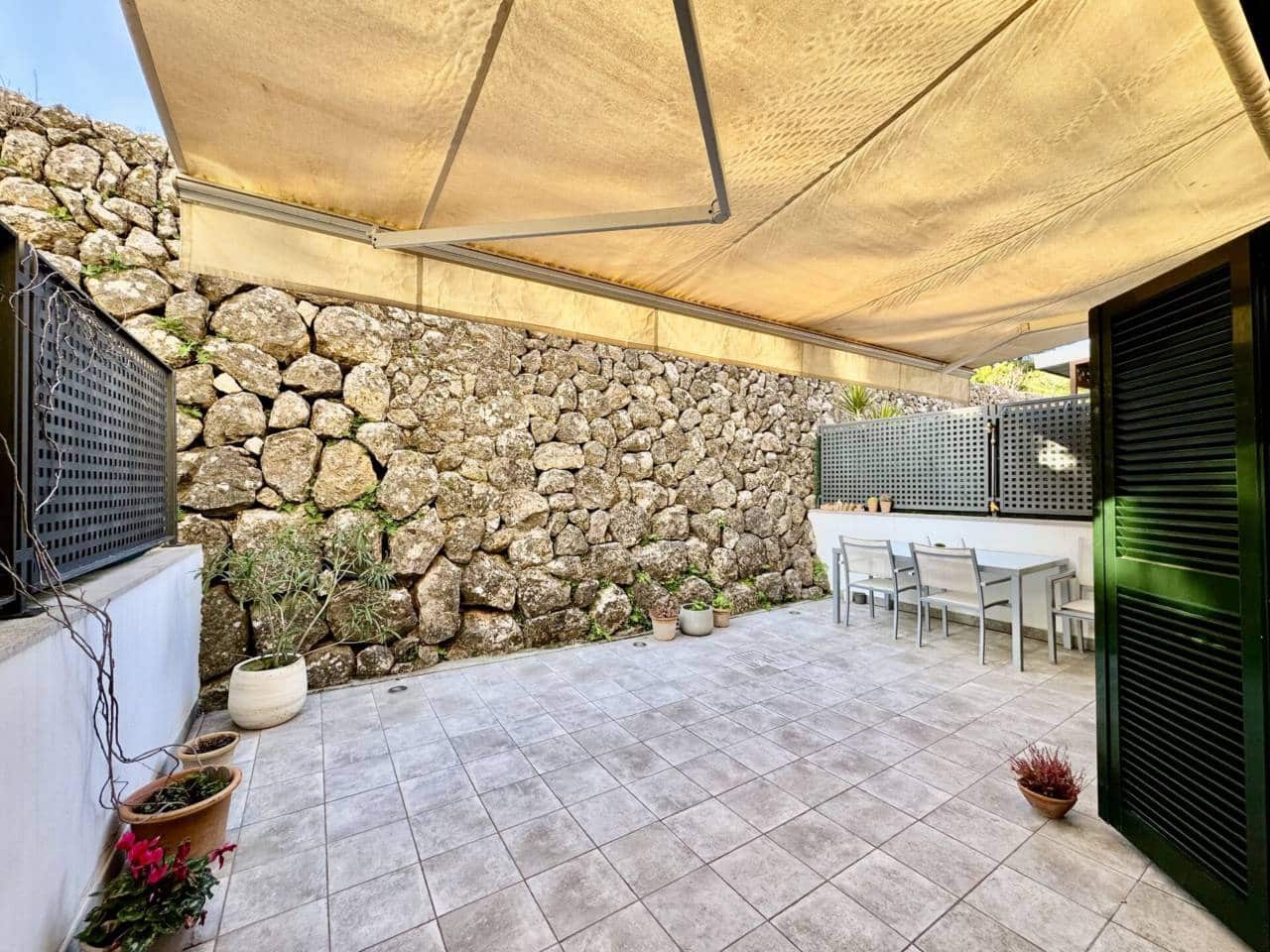 3 Zimmer Reihenhaus zu vermieten in Bunyola mit Garage - 2.000 € (Ref: 9518297)