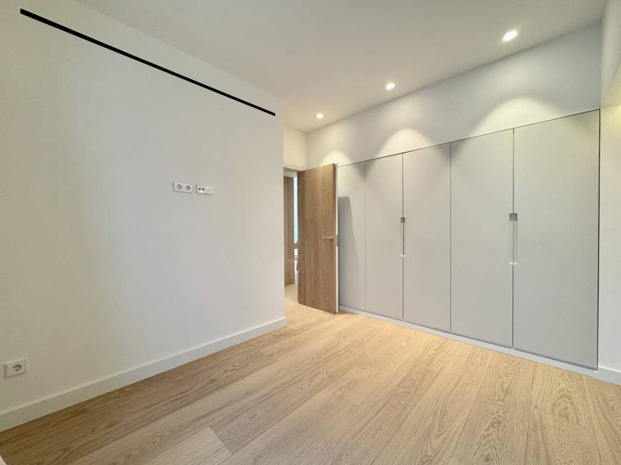 2 bedroom Flat for rent in Palma de Mallorca - € 3,000 (Ref: 9523794)