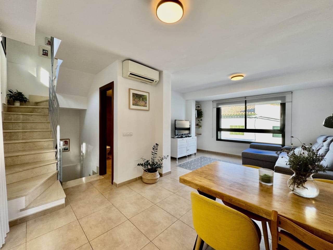 Villa/Maison Mitoyenne de 3 chambres à louer à Bunyola avec garage - 1 850 € (Ref: 9554414)