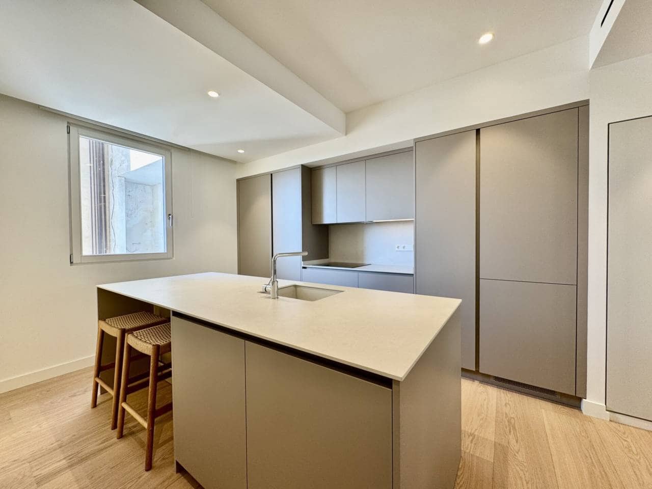 2 soveværelse Lejlighed til leje i Palma de Mallorca - € 3.000 (Ref: 9570371)