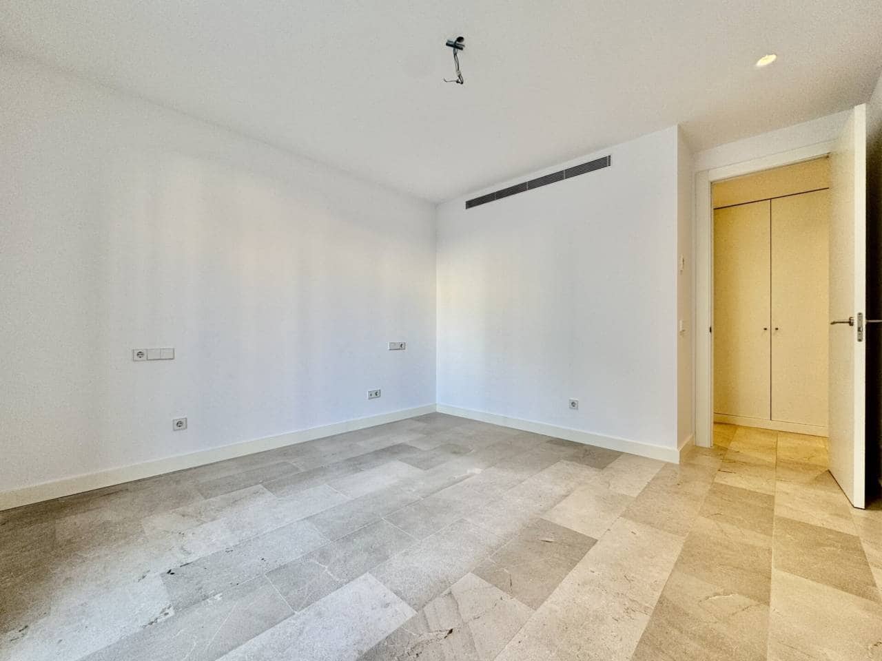 4 Zimmer Wohnung zu vermieten in Palma de Mallorca mit Garage - 2.600 € (Ref: 9575463)
