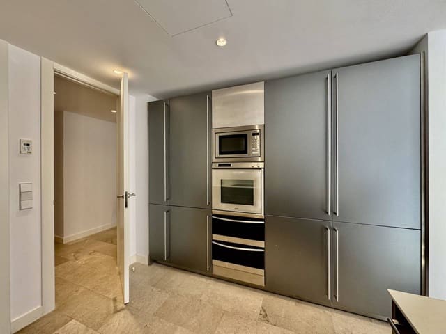 4 Zimmer Wohnung zu vermieten in Palma de Mallorca mit Garage - 2.600 € (Ref: 9620731)