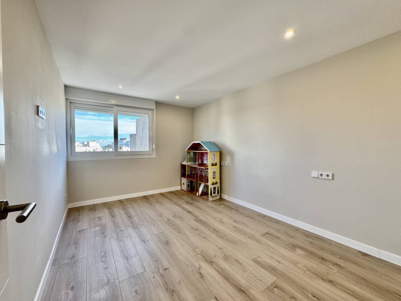 3 soverom Leilighet til leie i Palma de Mallorca - € 2 200 (Ref: 9629569)