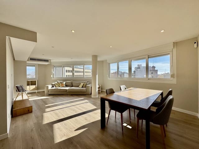 3 soverom Leilighet til leie i Palma de Mallorca - € 2 200 (Ref: 9629569)