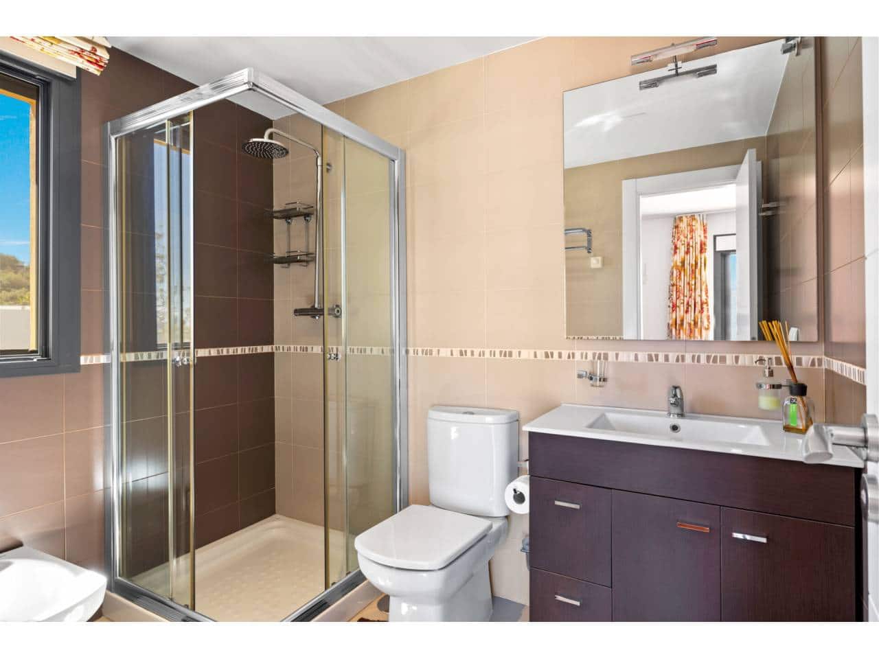 6 slaapkamer Villa te koop in Ojen met zwembad garage - € 2.100.000 (Ref: 9646770)