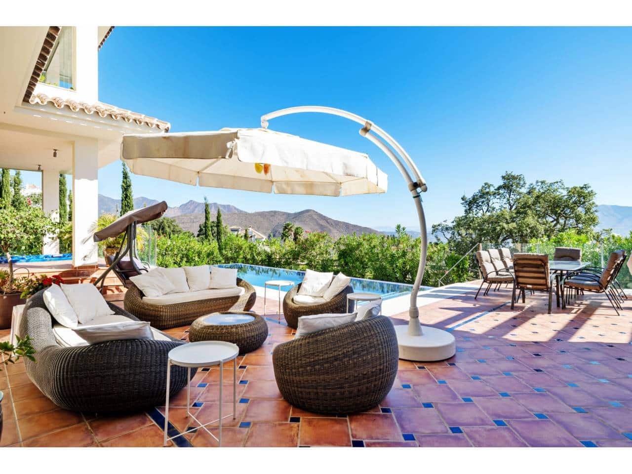 6 slaapkamer Villa te koop in Ojen met zwembad garage - € 2.100.000 (Ref: 9646770)