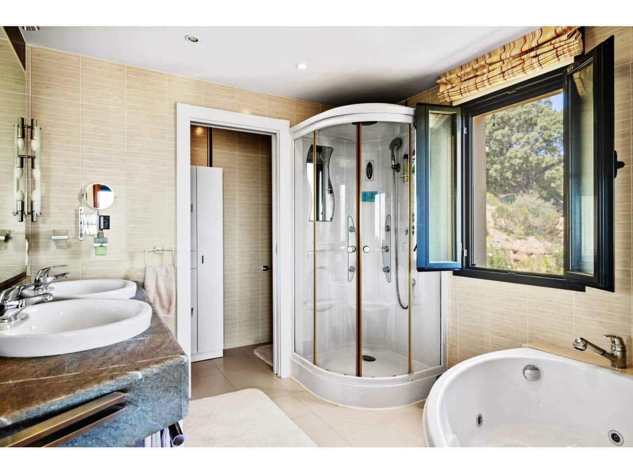 6 slaapkamer Villa te koop in Ojen met zwembad garage - € 2.100.000 (Ref: 9646770)