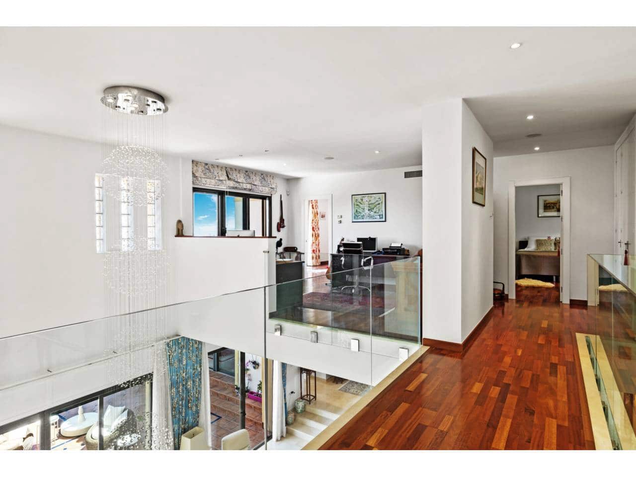 6 slaapkamer Villa te koop in Ojen met zwembad garage - € 2.100.000 (Ref: 9646770)