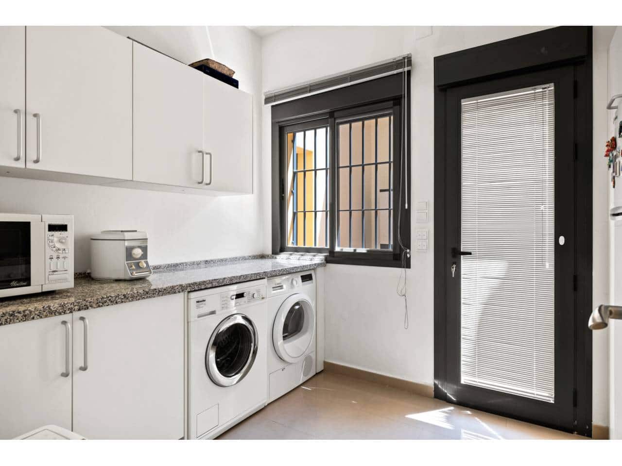 6 slaapkamer Villa te koop in Ojen met zwembad garage - € 2.100.000 (Ref: 9646770)